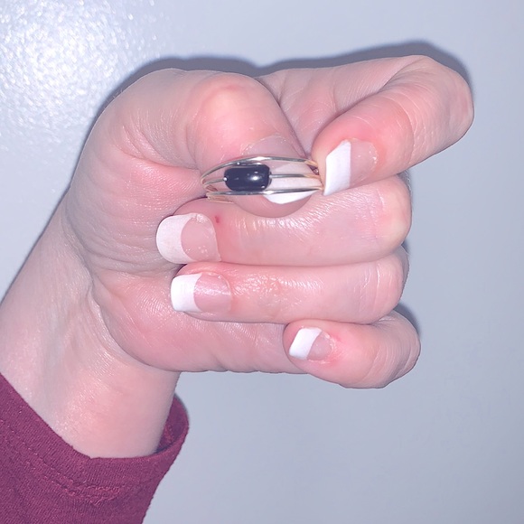 NEW: CHIC & STYLISH•ONYX GEMstone•Adjustable•Silver Wrapped Ring•Unisex Jewelry - Picture 9 of 16